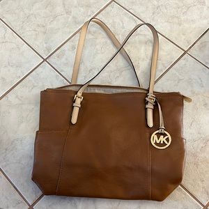 MK great condition shoulder bag